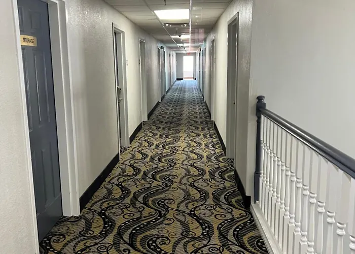 Hotel Economy - Airport 4*