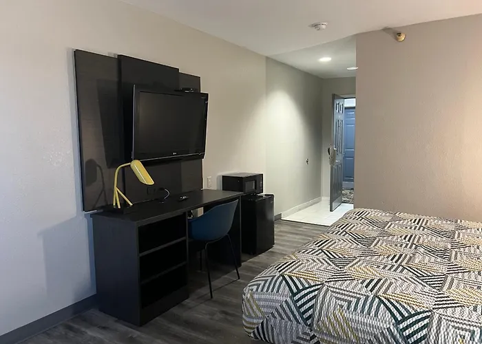 Economy - Airport Hotel