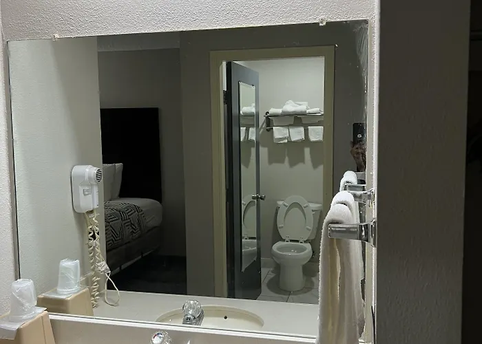 Hotel Economy - Airport 4*